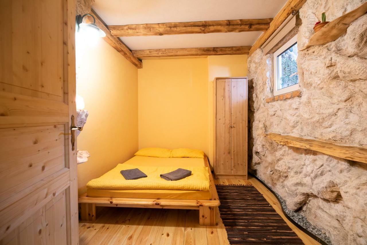 Hotel Klub Zlata Ribica Jesenice Exterior foto